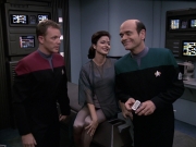 extant_StarTrek_VOY_6x13-Virtuoso_01860.jpg