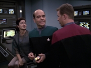 extant_StarTrek_VOY_6x13-Virtuoso_01865.jpg