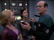 extant_StarTrek_VOY_6x13-Virtuoso_01871.jpg
