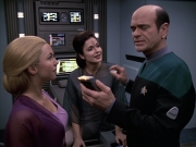 extant_StarTrek_VOY_6x13-Virtuoso_01872.jpg