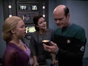 extant_StarTrek_VOY_6x13-Virtuoso_01873.jpg