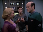 extant_StarTrek_VOY_6x13-Virtuoso_01877.jpg
