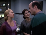 extant_StarTrek_VOY_6x13-Virtuoso_01887.jpg