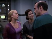 extant_StarTrek_VOY_6x13-Virtuoso_01888.jpg