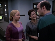 extant_StarTrek_VOY_6x13-Virtuoso_01889.jpg