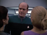 extant_StarTrek_VOY_6x13-Virtuoso_01892.jpg