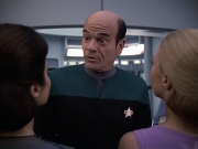 extant_StarTrek_VOY_6x13-Virtuoso_01894.jpg