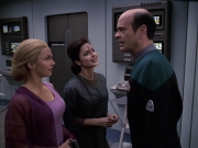 extant_StarTrek_VOY_6x13-Virtuoso_01902.jpg