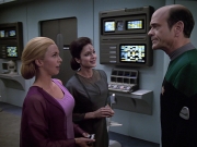 extant_StarTrek_VOY_6x13-Virtuoso_01906.jpg