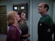 extant_StarTrek_VOY_6x13-Virtuoso_01908.jpg