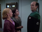 extant_StarTrek_VOY_6x13-Virtuoso_01909.jpg