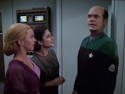 extant_StarTrek_VOY_6x13-Virtuoso_01916.jpg