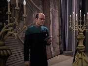 extant_StarTrek_VOY_6x13-Virtuoso_01935.jpg