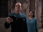 extant_StarTrek_VOY_6x13-Virtuoso_01951.jpg