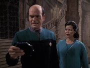 extant_StarTrek_VOY_6x13-Virtuoso_01963.jpg