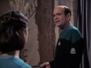 extant_StarTrek_VOY_6x13-Virtuoso_02038.jpg