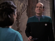 extant_StarTrek_VOY_6x13-Virtuoso_02047.jpg