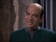 extant_StarTrek_VOY_6x13-Virtuoso_02060.jpg