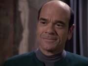 extant_StarTrek_VOY_6x13-Virtuoso_02120.jpg