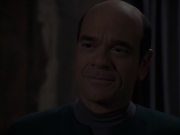 extant_StarTrek_VOY_6x13-Virtuoso_02121.jpg