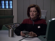 extant_StarTrek_VOY_6x13-Virtuoso_02144.jpg