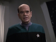 extant_StarTrek_VOY_6x13-Virtuoso_02191.jpg