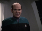 extant_StarTrek_VOY_6x13-Virtuoso_02215.jpg