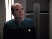 extant_StarTrek_VOY_6x13-Virtuoso_02254.jpg