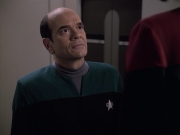 extant_StarTrek_VOY_6x13-Virtuoso_02286.jpg