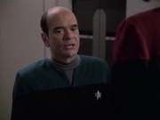extant_StarTrek_VOY_6x13-Virtuoso_02287.jpg