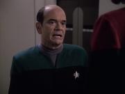 extant_StarTrek_VOY_6x13-Virtuoso_02291.jpg
