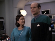 Filename=extant_StarTrek_VOY_6x13-Virtuoso_02749.jpg
Filesize=153KiB
Dimensions=1200x900
Date added=Dec 28, 2019 extant_StarTrek_VOY_6x13-Virtuoso_02749.jpg