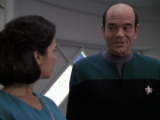 Filename=extant_StarTrek_VOY_6x13-Virtuoso_02756.jpg
Filesize=120KiB
Dimensions=1200x900
Date added=Dec 28, 2019 extant_StarTrek_VOY_6x13-Virtuoso_02756.jpg