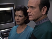 extant_StarTrek_VOY_6x13-Virtuoso_02789.jpg