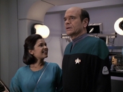 extant_StarTrek_VOY_6x13-Virtuoso_02795.jpg