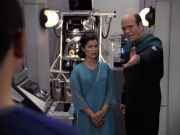 extant_StarTrek_VOY_6x13-Virtuoso_02821.jpg
