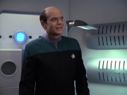 extant_StarTrek_VOY_6x13-Virtuoso_02880.jpg