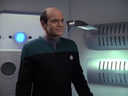 extant_StarTrek_VOY_6x13-Virtuoso_02881.jpg