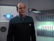 extant_StarTrek_VOY_6x13-Virtuoso_02883.jpg