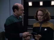 Filename=extant_StarTrek_VOY_6x13-Virtuoso_03041.jpg
Filesize=140KiB
Dimensions=1200x900
Date added=Dec 28, 2019 extant_StarTrek_VOY_6x13-Virtuoso_03041.jpg