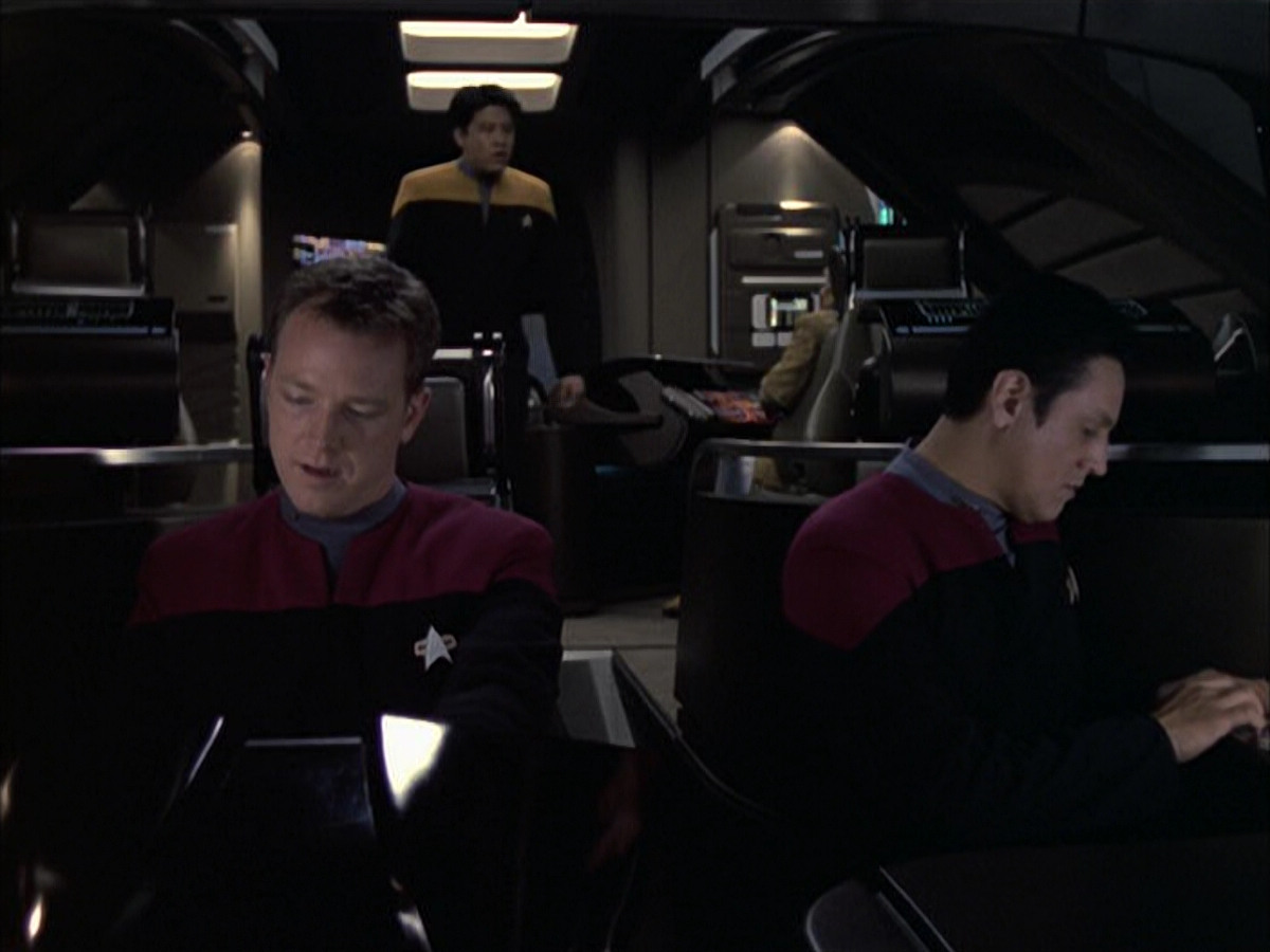 extant_StarTrek_VOY_6x14-Memorial_00015.jpg