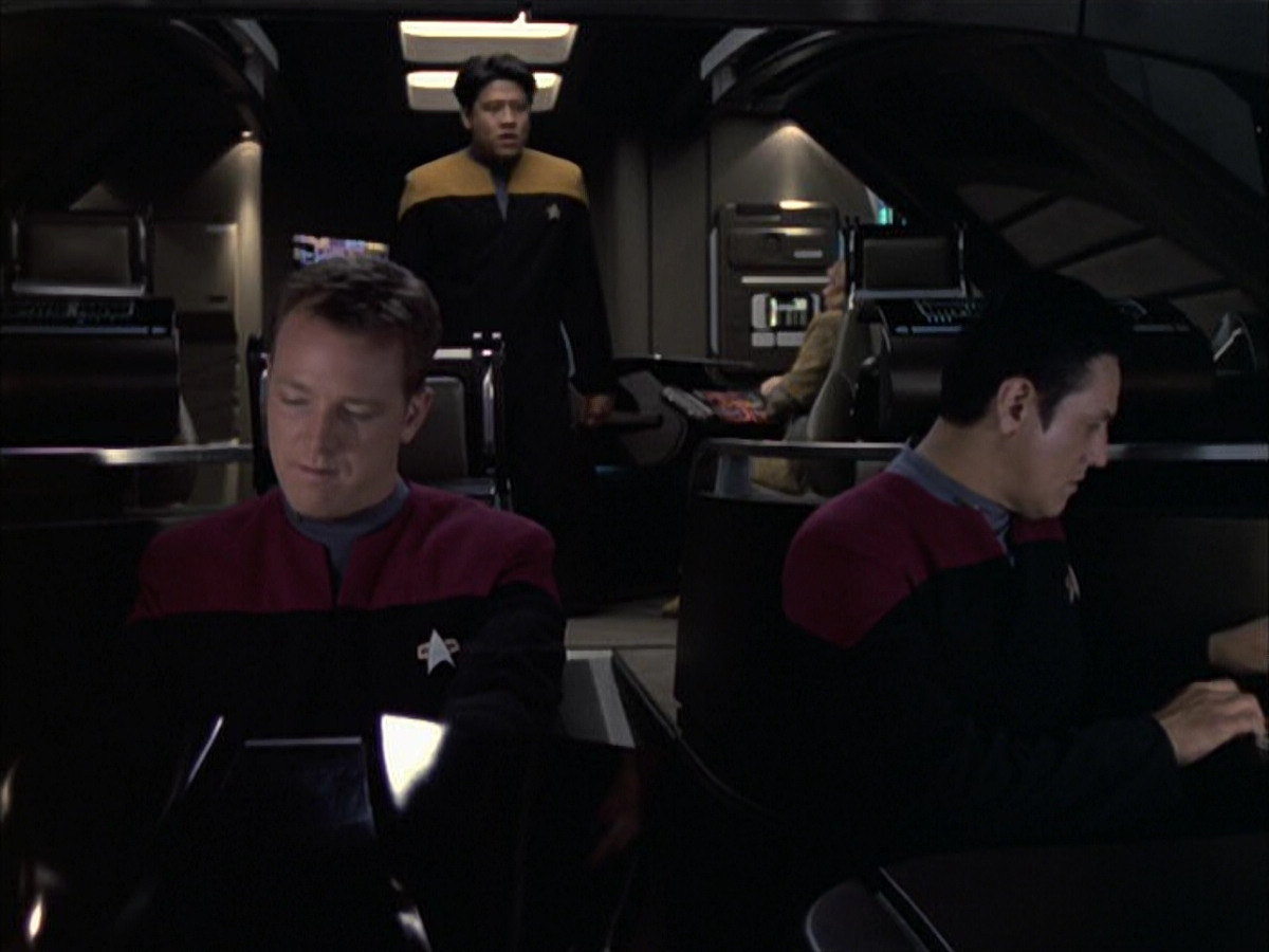 extant_StarTrek_VOY_6x14-Memorial_00016.jpg