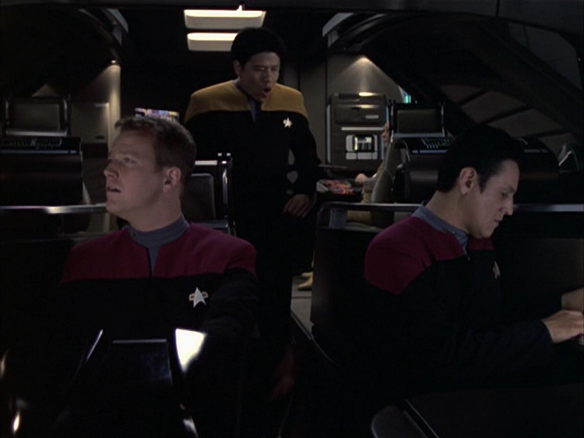 extant_StarTrek_VOY_6x14-Memorial_00018.jpg