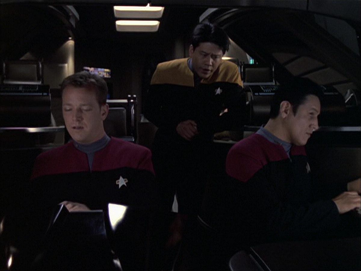 extant_StarTrek_VOY_6x14-Memorial_00020.jpg