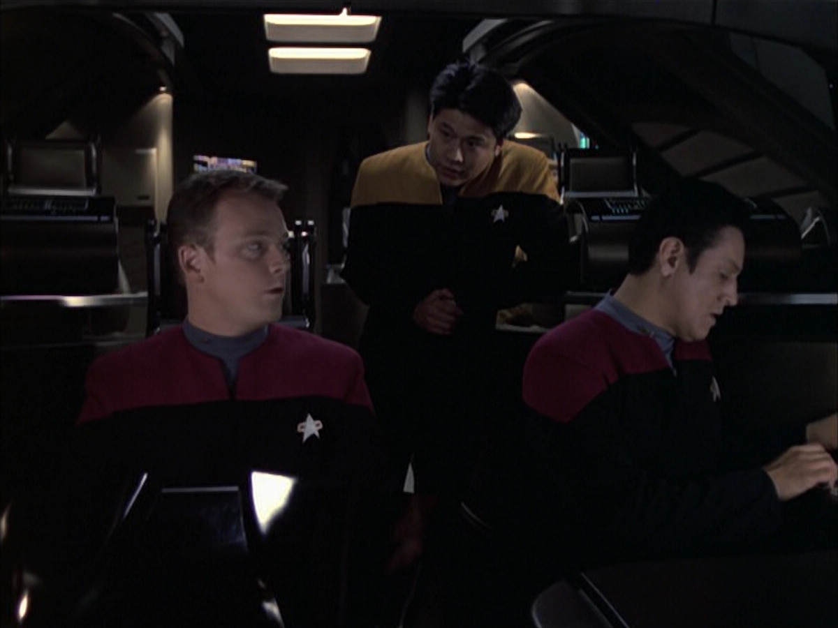 extant_StarTrek_VOY_6x14-Memorial_00024.jpg