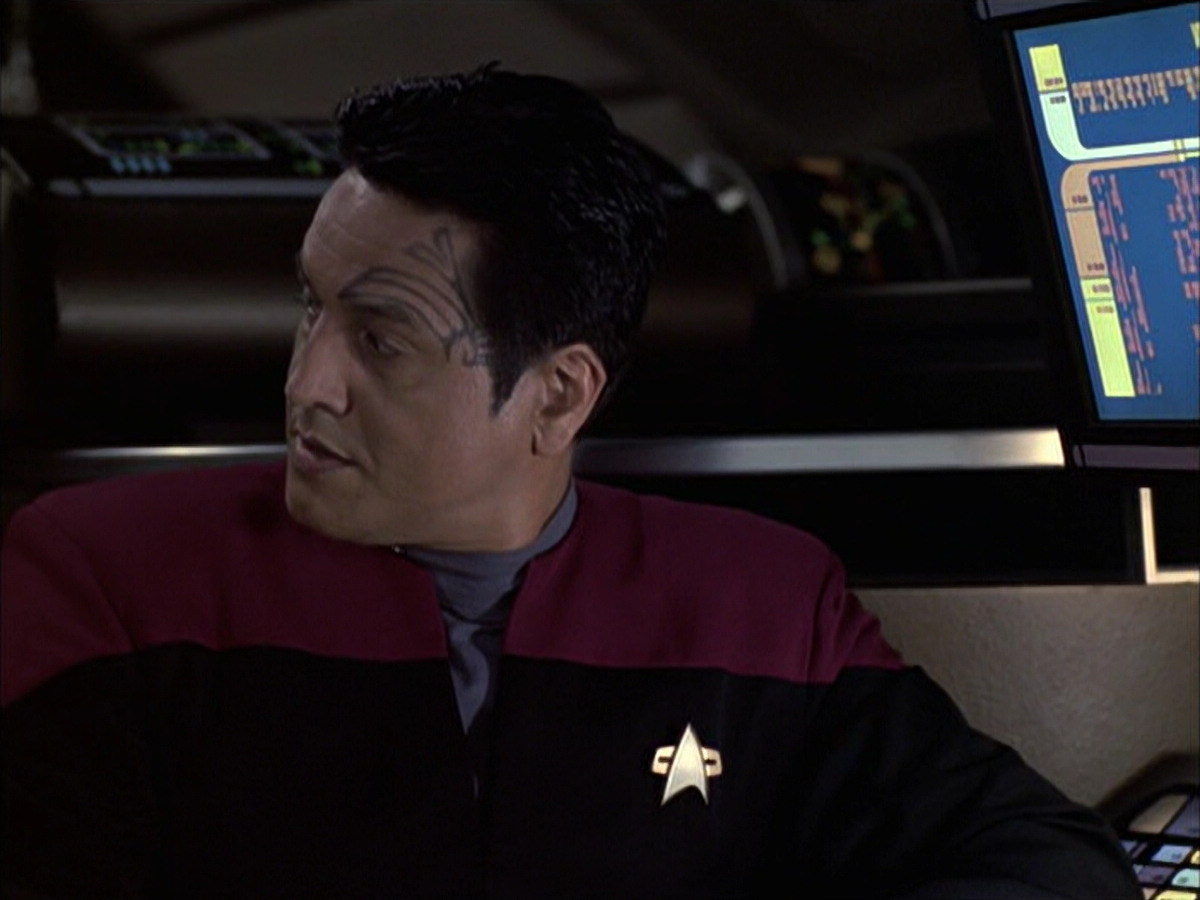 extant_StarTrek_VOY_6x14-Memorial_00043.jpg