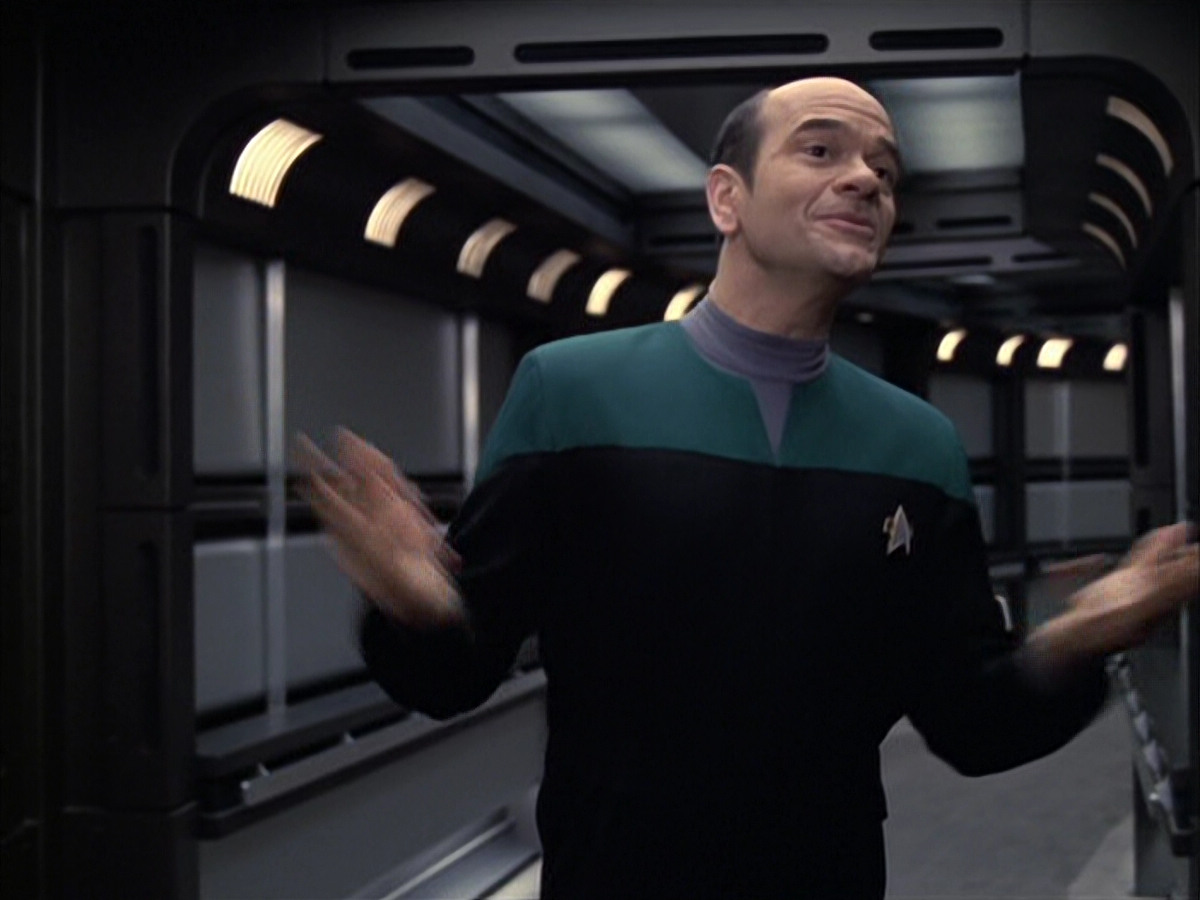 extant_StarTrek_VOY_6x14-Memorial_00155.jpg
