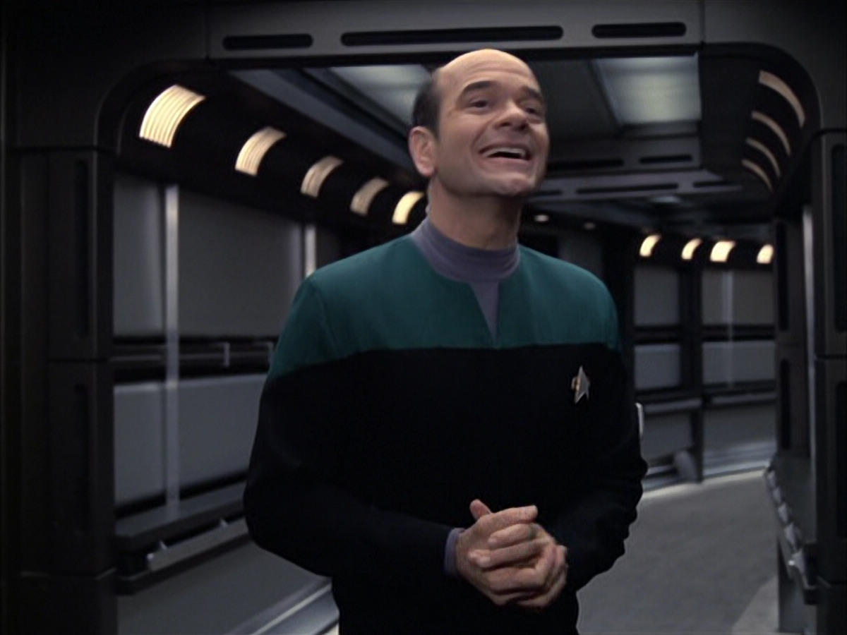 extant_StarTrek_VOY_6x14-Memorial_00156.jpg