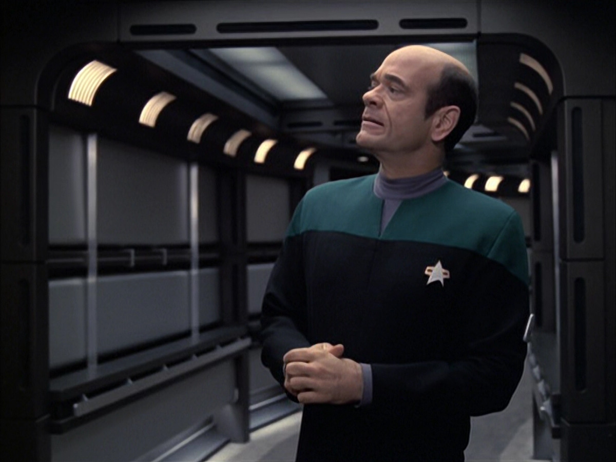 extant_StarTrek_VOY_6x14-Memorial_00160.jpg