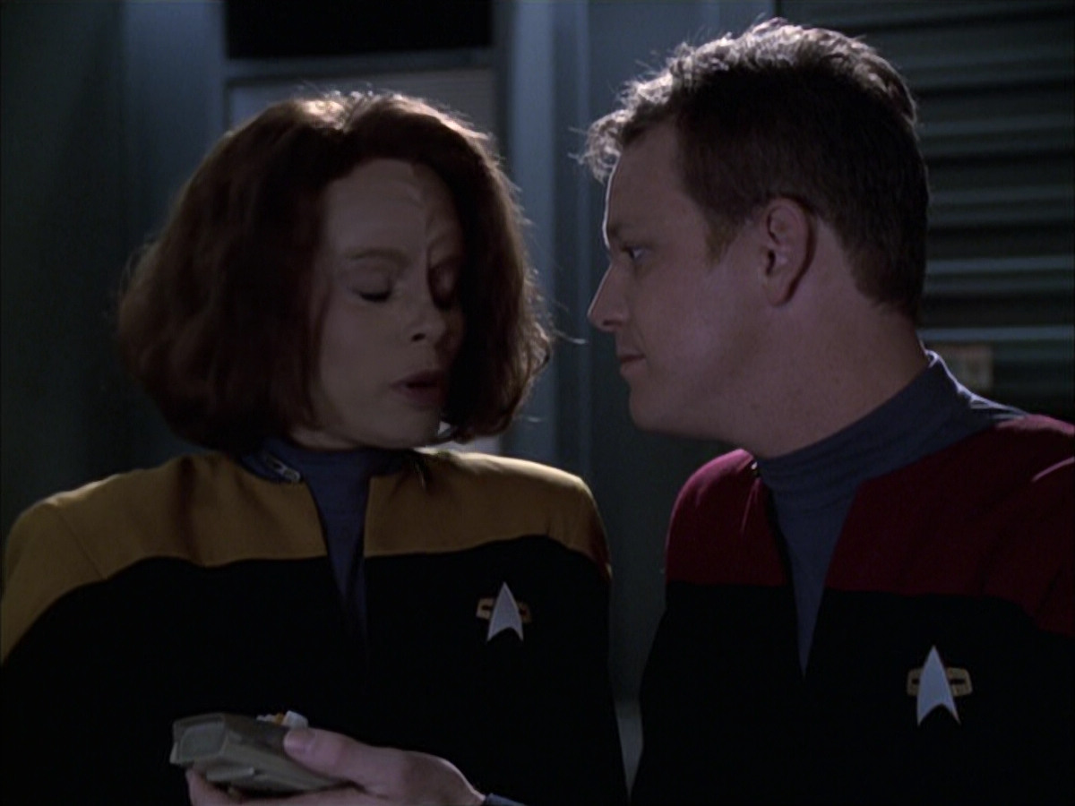 extant_StarTrek_VOY_6x14-Memorial_00210.jpg